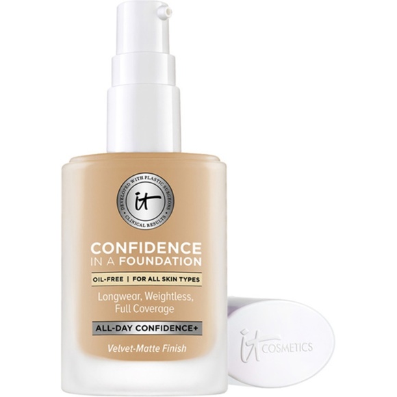 it cosmetics Other - NWT It Confidence in a Foundation - Medium Natural it cosmetics Other - NWT It Confidence in a Foundation - Medium Natural